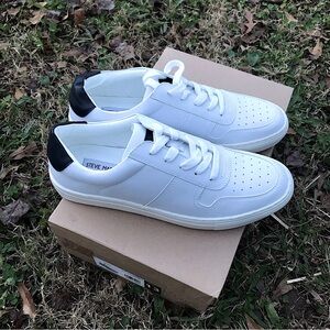 STEVE MADDEN MENS COURTS WHITE SNEAKERS